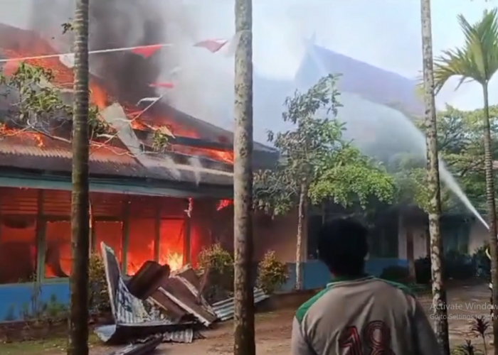 Gedung SMPN 20 Jambi Terbakar, Proses Belajar Dihentikan Sementara