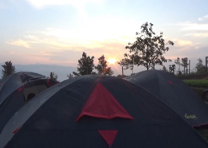 Wisata Alam Kerinci, Camping di Puncak Gunung Terasih dan Nikmati Hamparan Awan