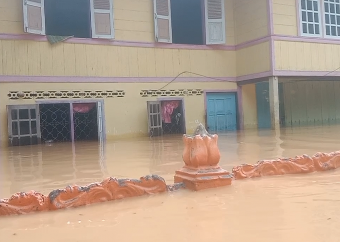 Curah Hujan Tinggi, Puluhan Rumah di Merangin Terendam Banjir Hingga Satu Meter