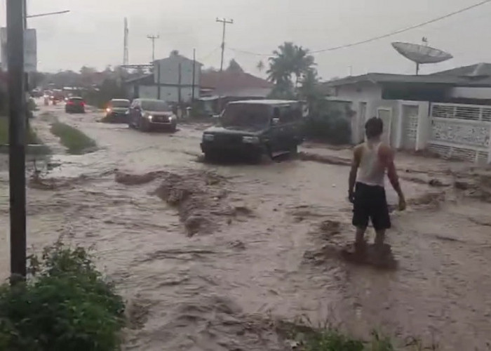 Mengerikan Situasi Saat Banjir Bandang Melanda Desa Semumu Kerinci, 50 Rumah Warga Terendam Banjir