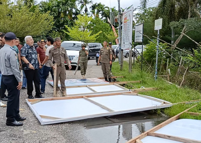 Kpu Sarolangun Bersama Tim Gabungan, Lepas Apk Para Paslon Bupati Dan Wakil Bupati 