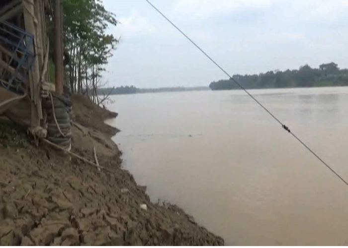 Dampak Kemarau, Debit Air Sungai di Batanghari Menyusut Signifikan