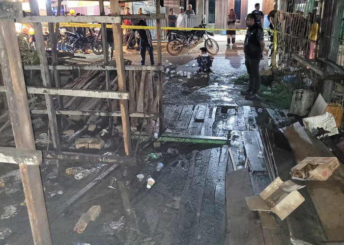 Api Berkobar Cepat di Lambur Luar, Gudang Warga Hangus dalam Sekejap