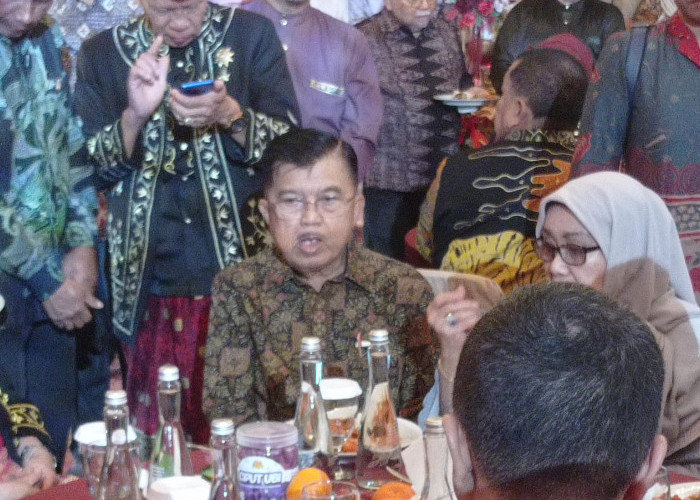 Wakil Presiden ke 10 Jusuf Kalla Hadiri Resepsi Pernikahan Putri Sulung Gubernur Jambi