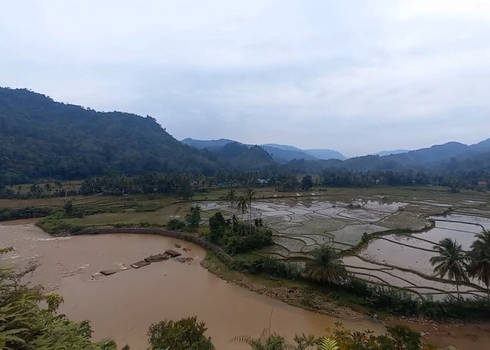 Desa Tanpa Jaringan Internet, Untuk Menelpon Warga Harus Berjalan ke Desa Tetangga