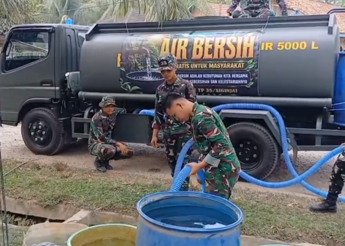 Dampak Kemarau, Brigif TP 35/Siginjai Salurkan 15 Ton Air Bersih ke Desa Jati Belarik Tebo