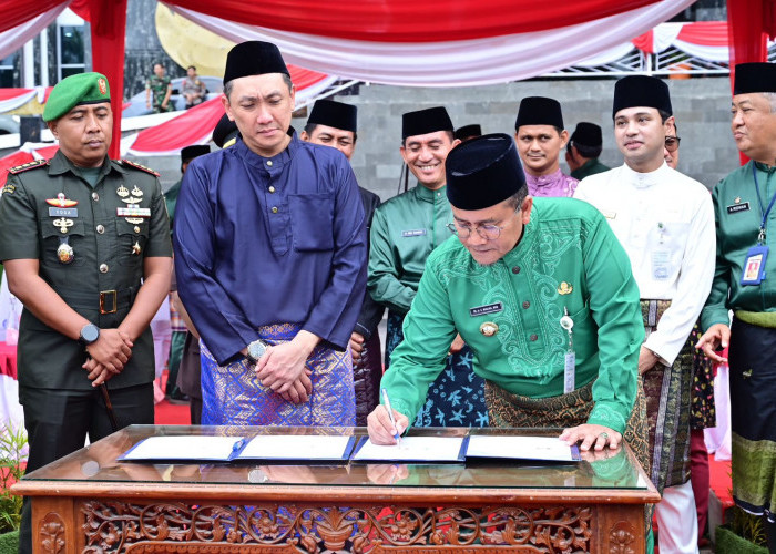 Kado HUT Kota Jambi, Maulana Teken MoU Bus Listrik sebagai Langkah Awal Transportasi Ramah Lingkungan