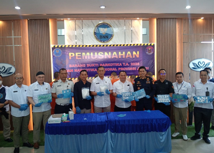 BNNP Jambi Musnahkan 2 Kilogram Sabu dan Ratusan Butir Ekstasi