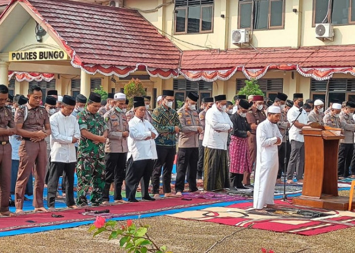 Hujan Tak Kunjung Turun, Polres Bungo Bersama Forkopimda Gelar Shalat Istisqa
