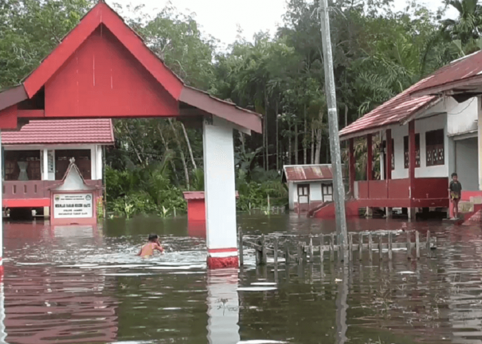 86 Sekolah di Muaro Jambi Terdampak Banjir, Pembelajan Tatap Muka Ditiadakan 