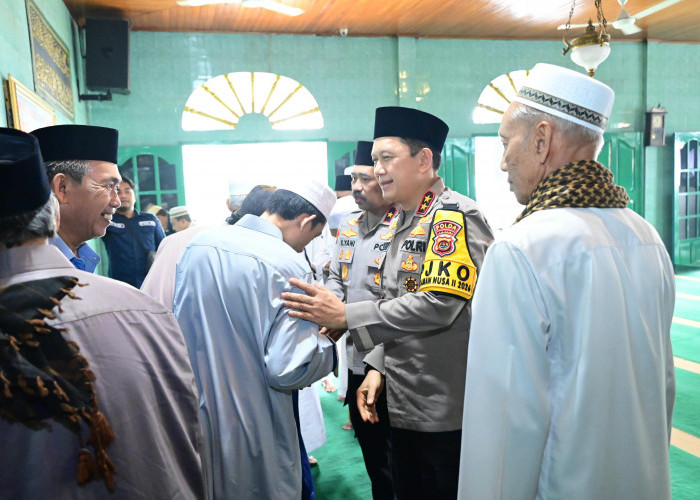 Kapolda Jambi Laksanakan Salat Jumat Keliling, Pererat Silaturahmi dengan Masyarakat