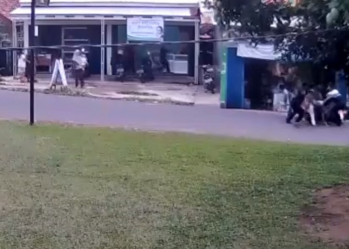 Viral Video Pemuda Berkelahi Di Jalanan Kawasan Kota Jamb