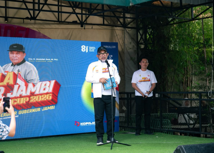 Sekda Sudirman Buka Open Tournament Padel Merdeka Cup Gubernur Jambi 2026