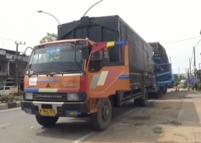Antrean BBM Makan Badan Jalan, Jalur Lintas Muaro Jambi Rawan Kecelakaan