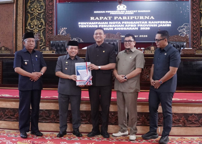 GUBERNUR AL HARIS SAMPAIKAN NOTA KEUANGAN PERUBAHAN APBD 2026