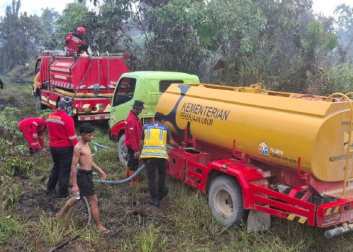 Kementerian PU Suplai Air untuk Tangani Karhutla di Muaro Jambi