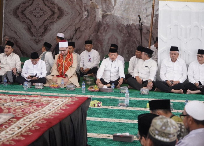 Gubernur Al Haris: Kekuasaan Milik Allah, Perbanyak Shalawat 