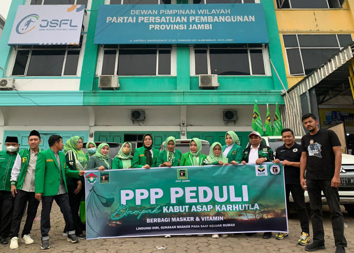 Peduli Kesehatan Warga, PPP dan PW WPP Bagikan Masker serta Vitamin di Tengah Kabut Asap