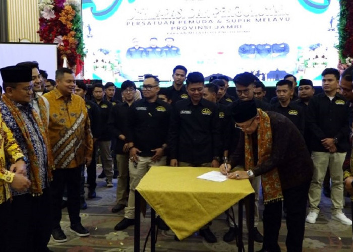 Resmi Dikukuhkan, Iin Habibi dan Viza Fradesha Nahkodai Persatuan Pemuda Dan Supik Melayu Jambi 