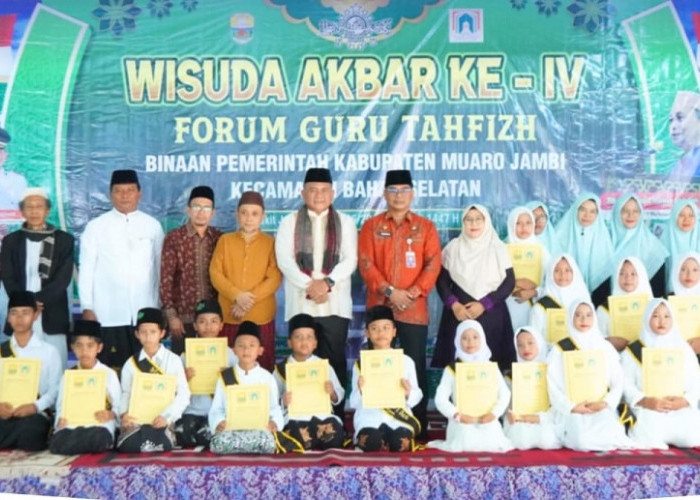 Sekda Muaro Jambi Wisuda 22 Santri Tahfidz di Bahar Selatan, Singgung Bahaya Medsos bagi Anak