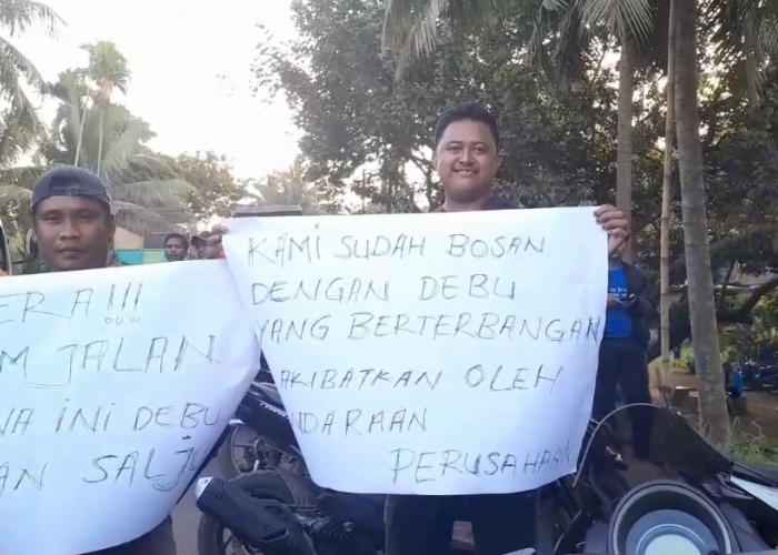 Perusahaan Tidak Tepati Janji, Warga Talang Duku Blokir Jalan