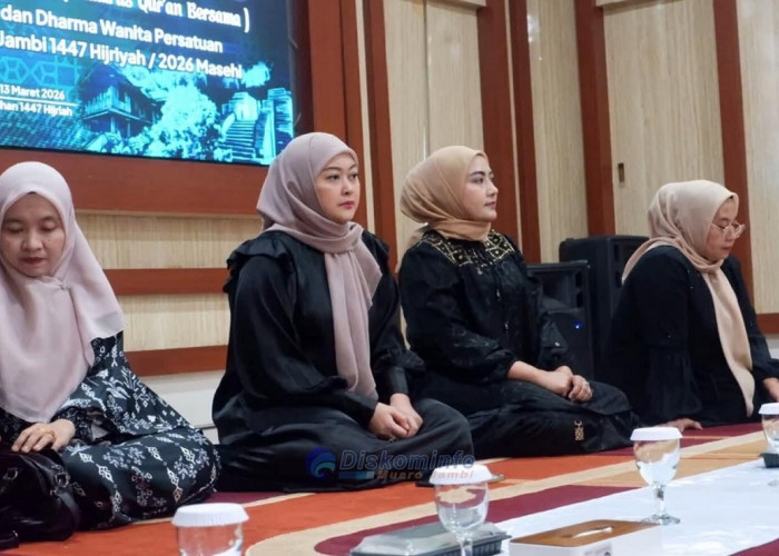 Perkuat Syiar Ramadan, TP-PKK, BKMT dan DWP Muaro Jambi Sukses Gelar Khatam Taqurma