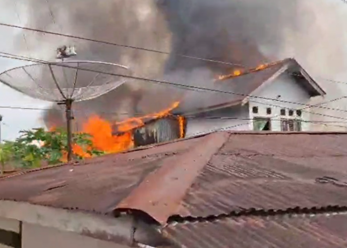Kebakaran Hanguskan 7 Rumah di Gang Skip II Kota Jambi