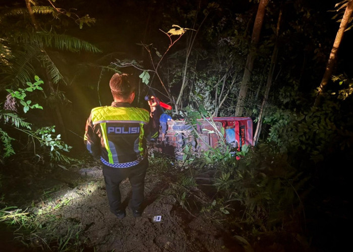 Mobil Odong-Odong Masuk Jurang di KM30 Puncak Sungaipenuh, 2 Tewas dan 17 Luka-luka