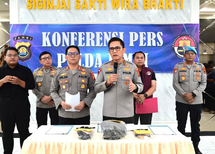 Polda Jambi Gelar Konferensi Pers, DPO Narkotika Berhasil Ditangkap di Tanjab Barat