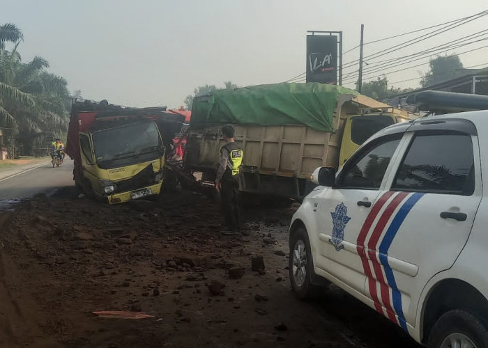 Sopir Batu Bara Tewas Tertabrak Truk Saat Perbaiki Ban Pecah