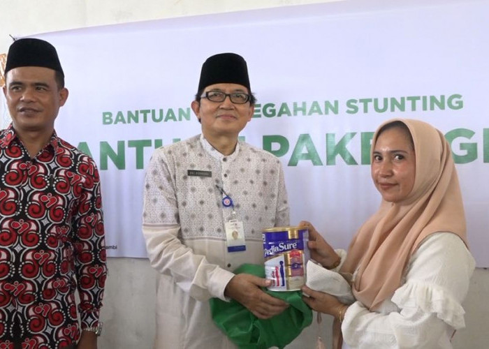 Cegah Stunting, BAZNAS Provinsi Jambi Salurkan Bantuan Paket Gizi di Tanjung Jabung Timur