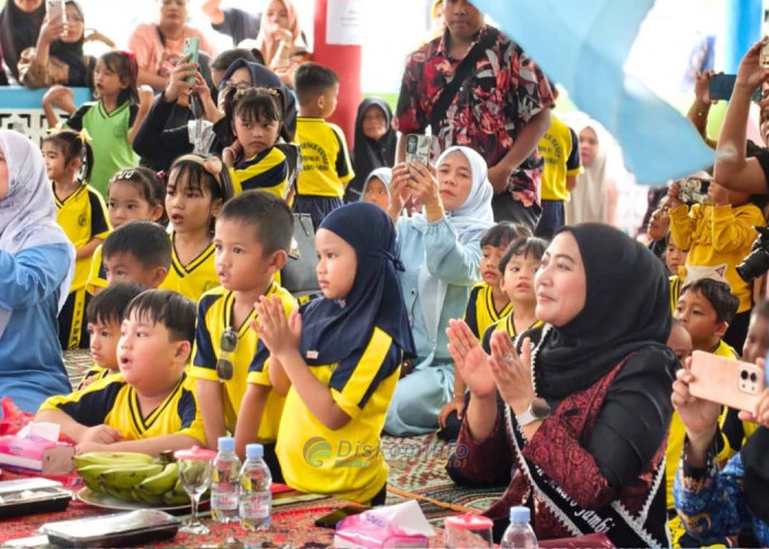 Bunda PAUD Muaro Jambi Hadiri Pelepasan TK Negeri Pembina 01, Soroti Pentingnya Karakter Anak Sejak Dini
