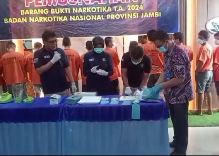 BNNP Jambi Musnahkan Barang Bukti Narkoba Hasil Sitaan Dari 12 Tersangka 