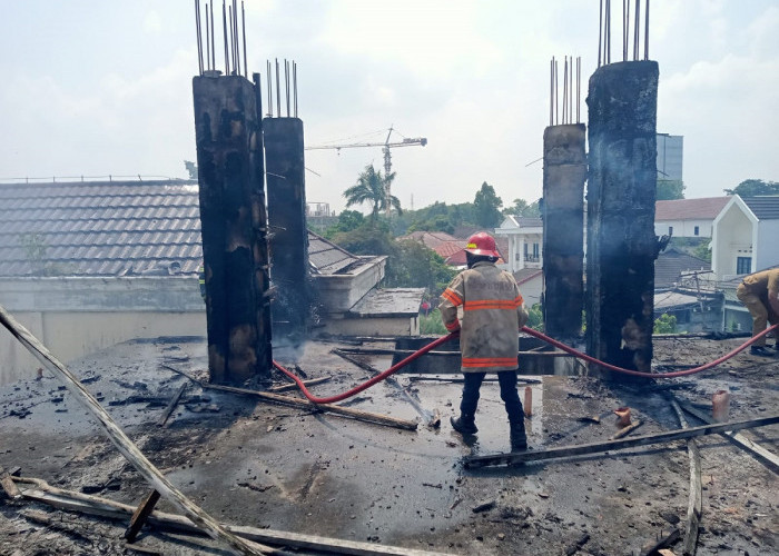 Kobaran Api Hanguskan Delapan Mess Polda Jambi, Penyebab Kebakaran Masih Diselidiki