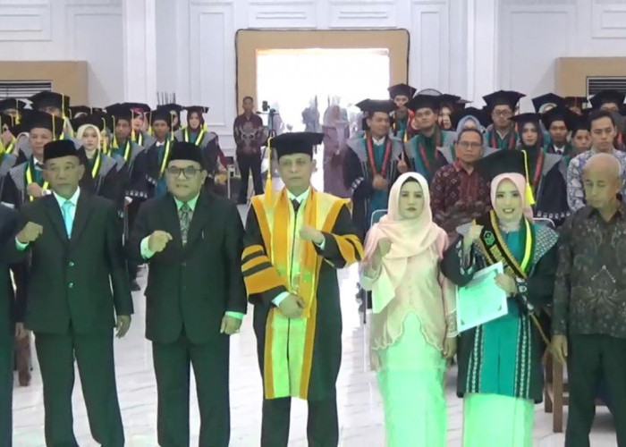 293 Mahasiswa Diwisuda, UNISBA Luluskan 272 Sarjana dan 21 Magister