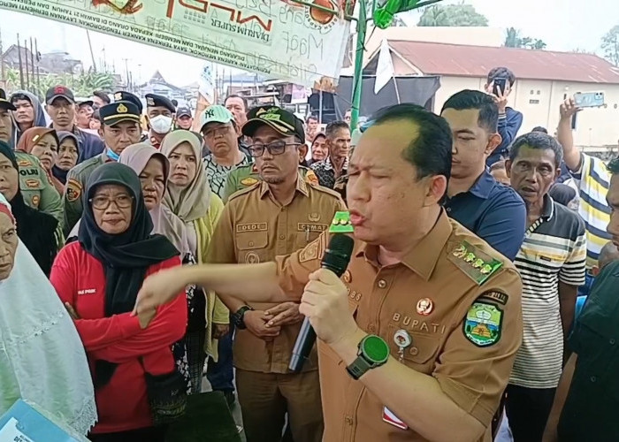 Warga Penyengat Olak Demo, Bupati Muaro Jambi Tutup Sementara Tambang  Pasir