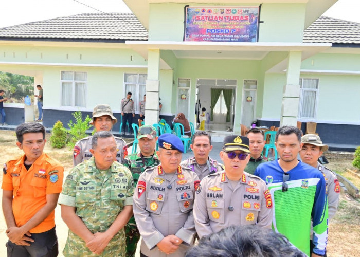 Brimob Polda Jambi Peduli Satgas dan Masyarakat di Tengah Penanganan Karhutla