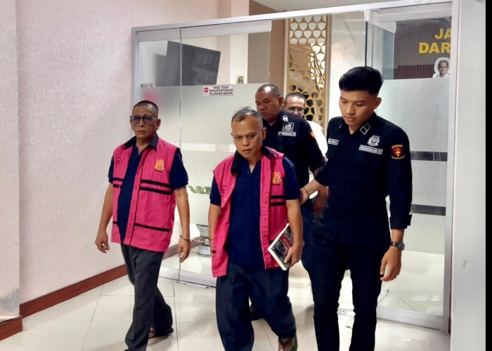 Kejati Jambi Limpahkan Dua Tersangka Korupsi Pengadaan Tanah Ujung Jabung ke Penuntut Umum