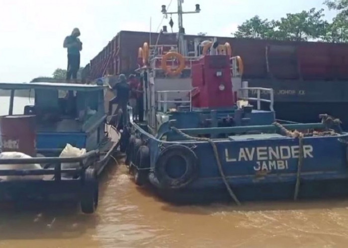Warga Pematang Jering Ngamuk, Puluhan Kerambah Ikan Hancur Ditabrak Tongkang Batubara 