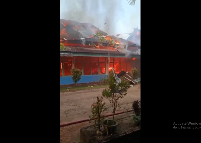 Gedung SMPN 20 Kota Jambi Terbakar, Dinas PU Diminta Gerak Cepat