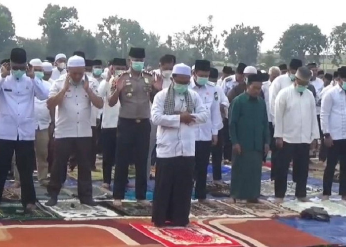 Kemarau Hampir 2 Bulan, Muaro Jambi Gelar Salat Istisqa di Tengah Kepungan Asap Karhutla