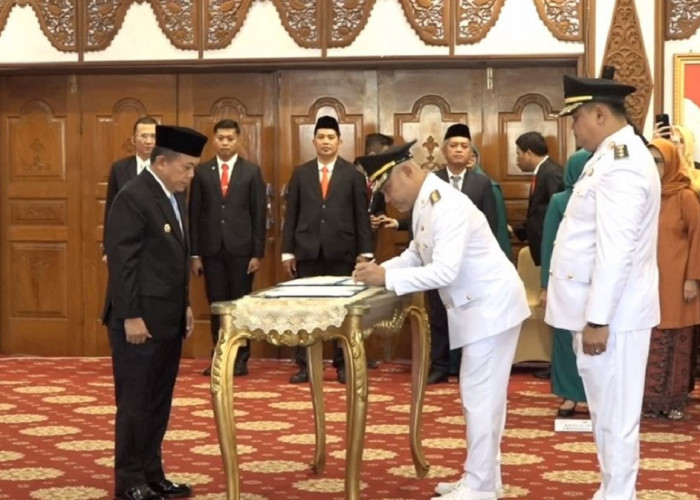 Gubernur Jambi Al Haris Lantik Dedy Putra dan Wahyu Hidayat Sebagai Bupati Dan Wakil Bupati Bungo