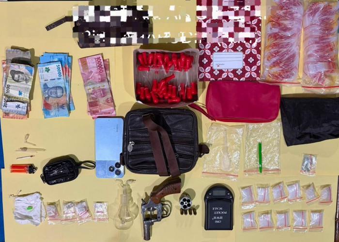 Polisi Sita 66,48 Gram Sabu dan Revolver Rakitan dari Rumah Terduga Pengedar di Bungo