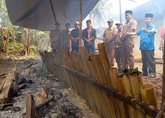 Tradisi Melemang Sekampung Warga Batang Asai Sarolangun