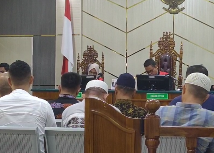 10 Terdakwa Korupsi PJU Kerinci Ajukan Pledoi Minta Keringanan Hukuman kepada Majelis Hakim