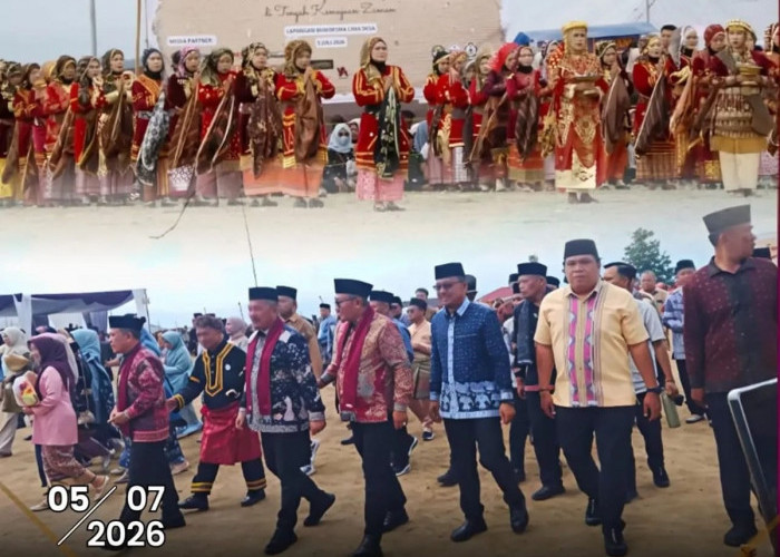 Ketua DPRD Hutri Randa Hadiri Festival Kenduri Sko Lima Desa di Tanjung Pauh Mudik