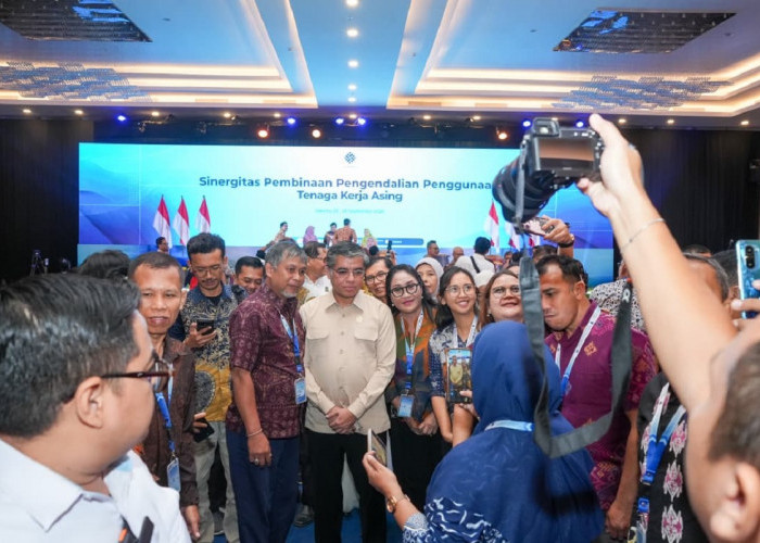 Menaker: Hakim Ad Hoc PHI Jaga Kepastian Hukum