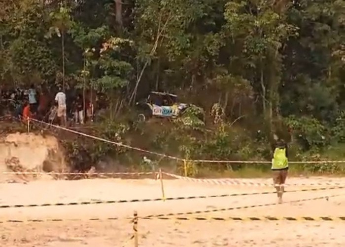 Lepas Kendali Mobil Off-road Tabrak Penonton Hingga Belasan Orang