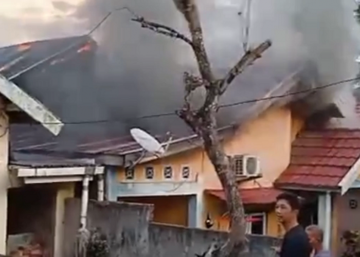 Di Duga Karna Obat Nyamuk 1 Rumah Terbakar di Perumahan Muaro Bulian