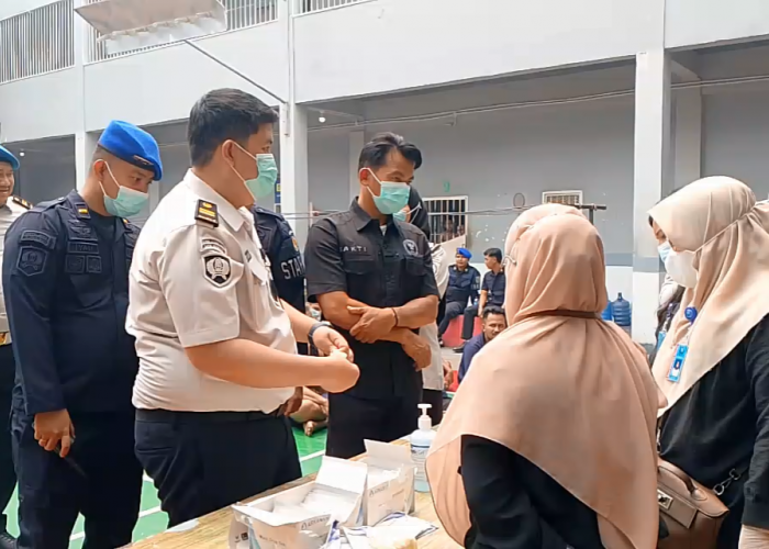 Razia Gabungan Gempur Lapas Muara Sabak, Dua Blok Digeledah